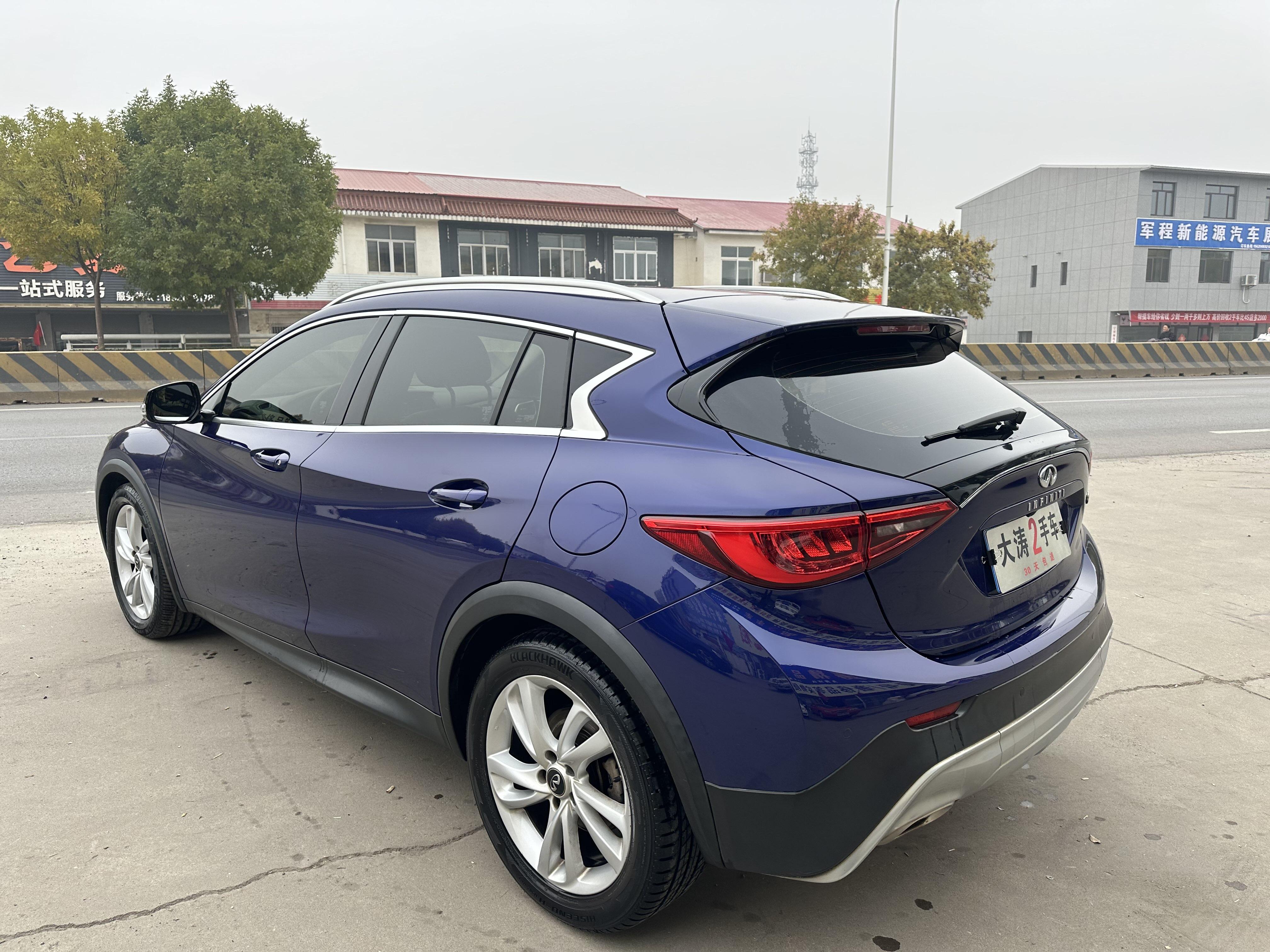 Infiniti QX30 2018 thumb 3