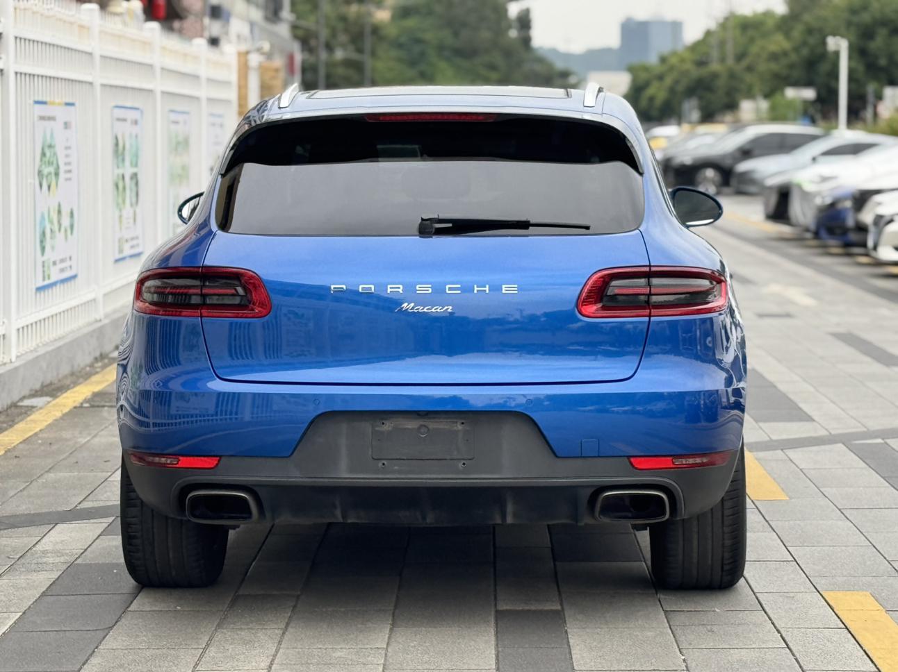 Porsche Macan 2016 thumb 3