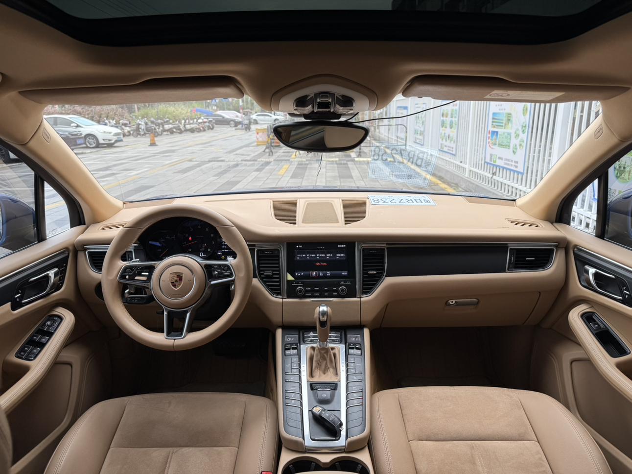 Porsche Macan 2016 thumb 4
