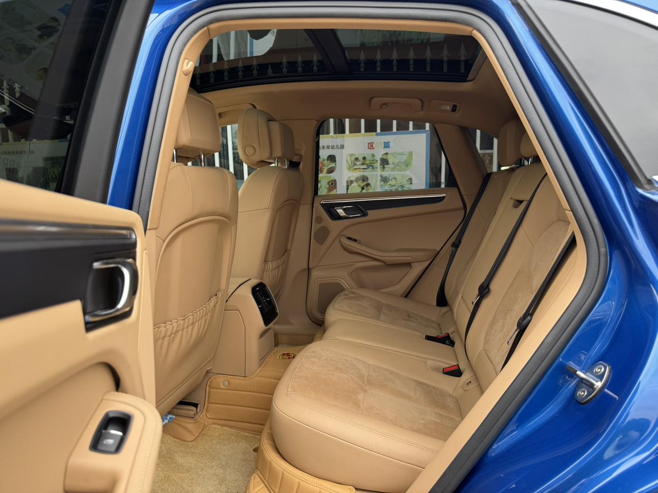 Porsche Macan 2016 thumb 8
