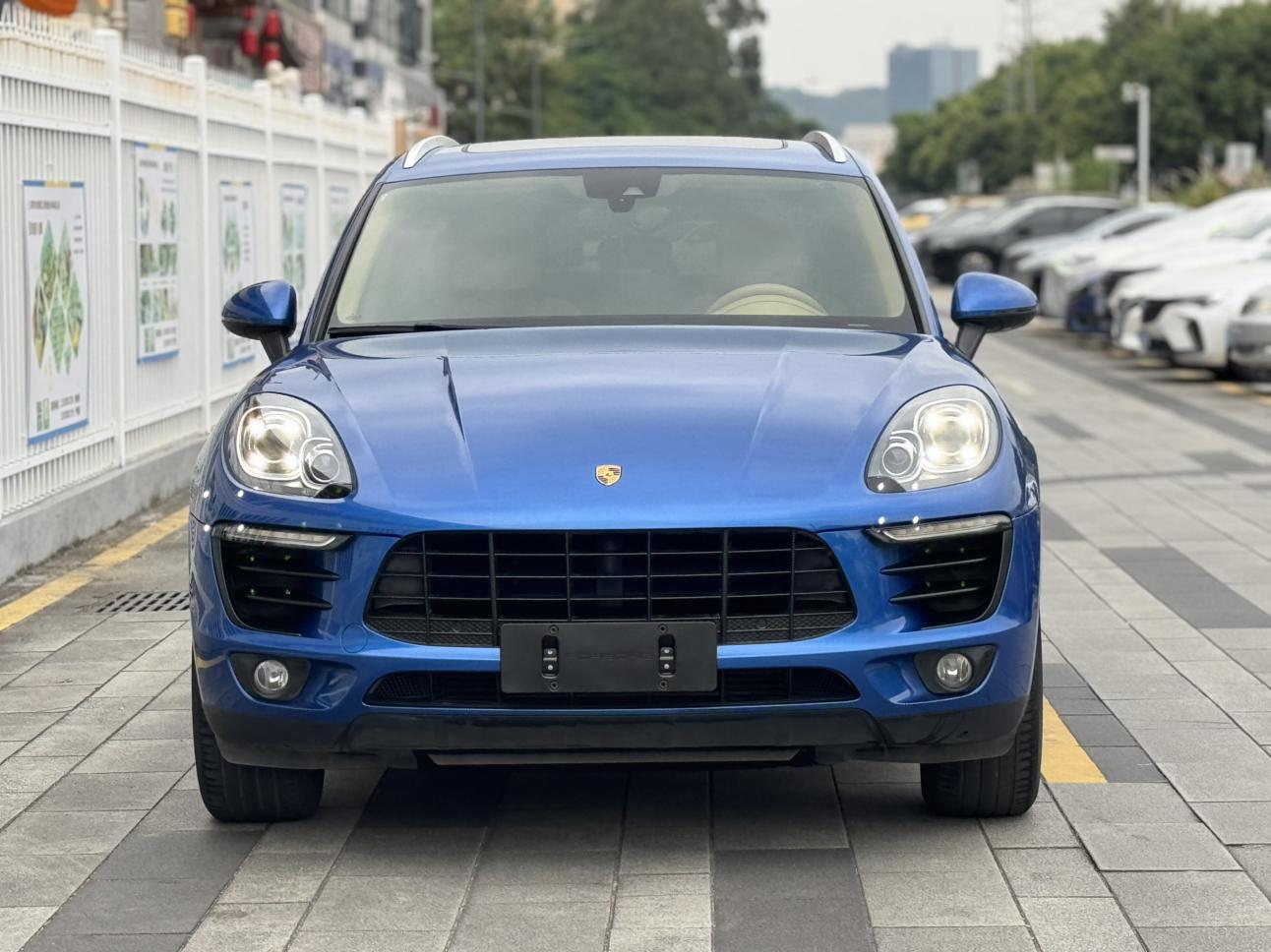 Porsche Macan 2016 thumb 10