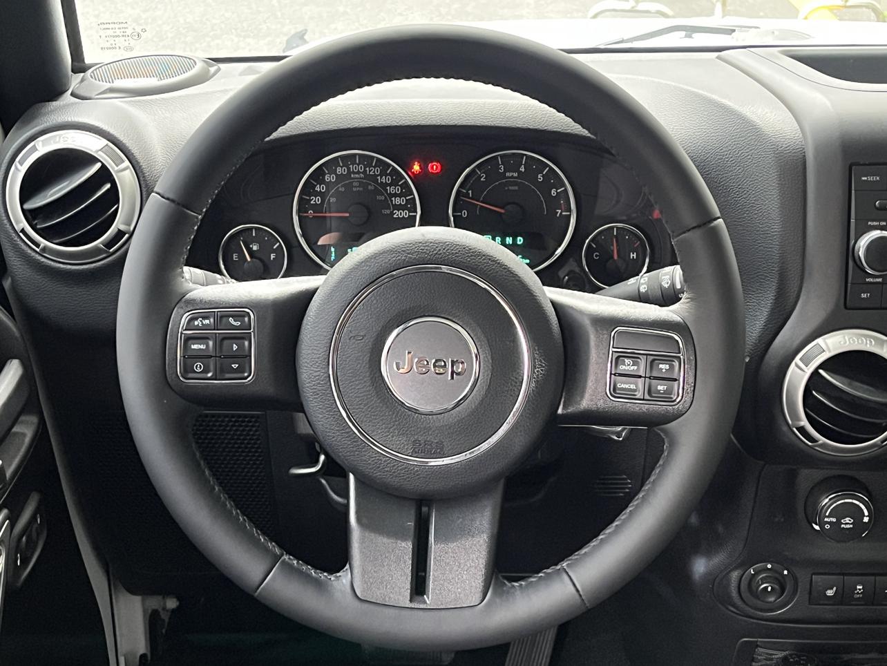 Jeep Wrangler 2016 thumb 11