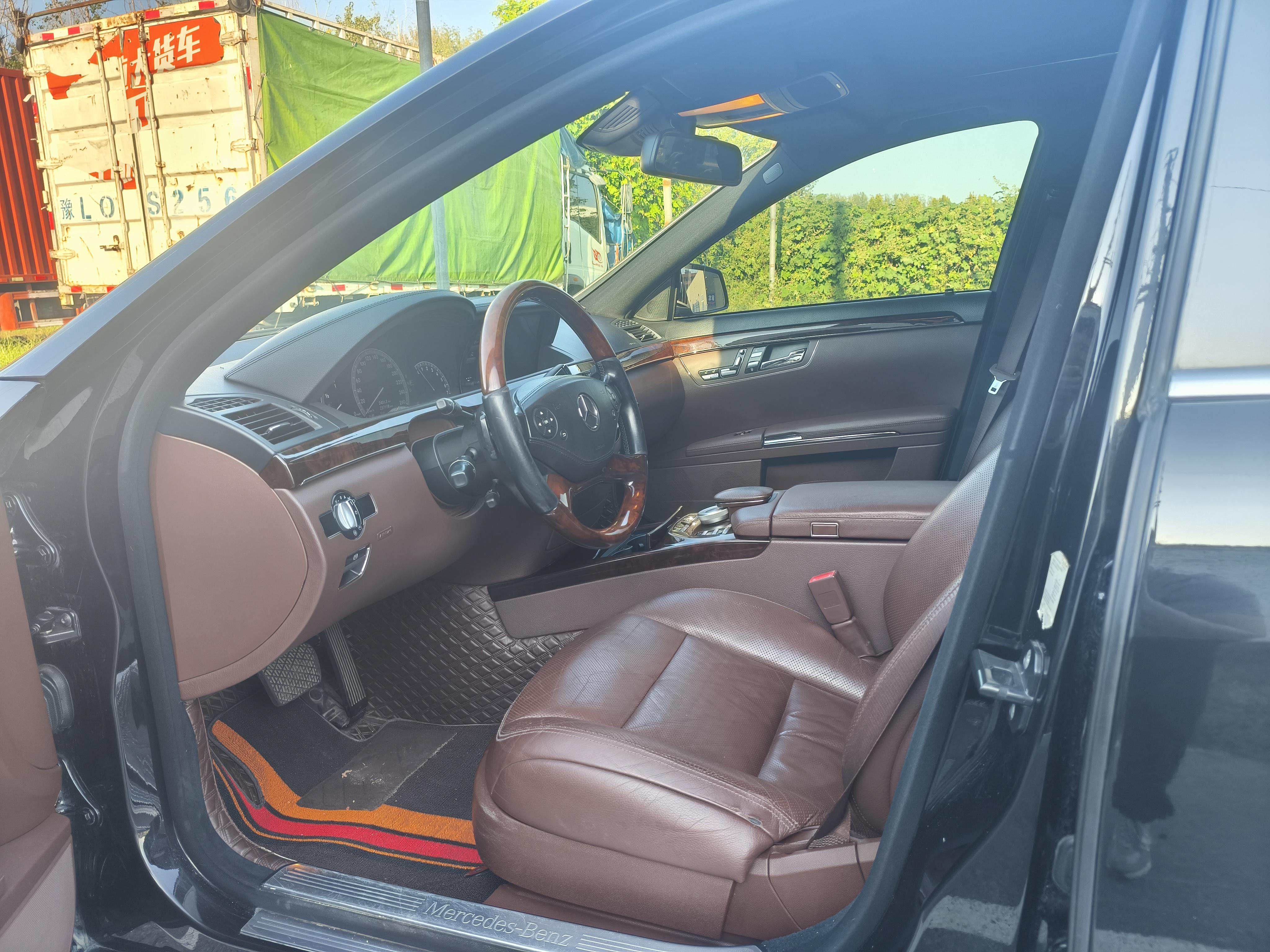 Mercedes-Benz S-Class 2012 thumb 6