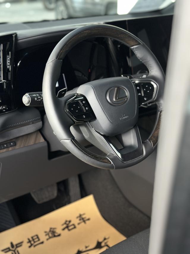 Lexus LM 2025 thumb 5