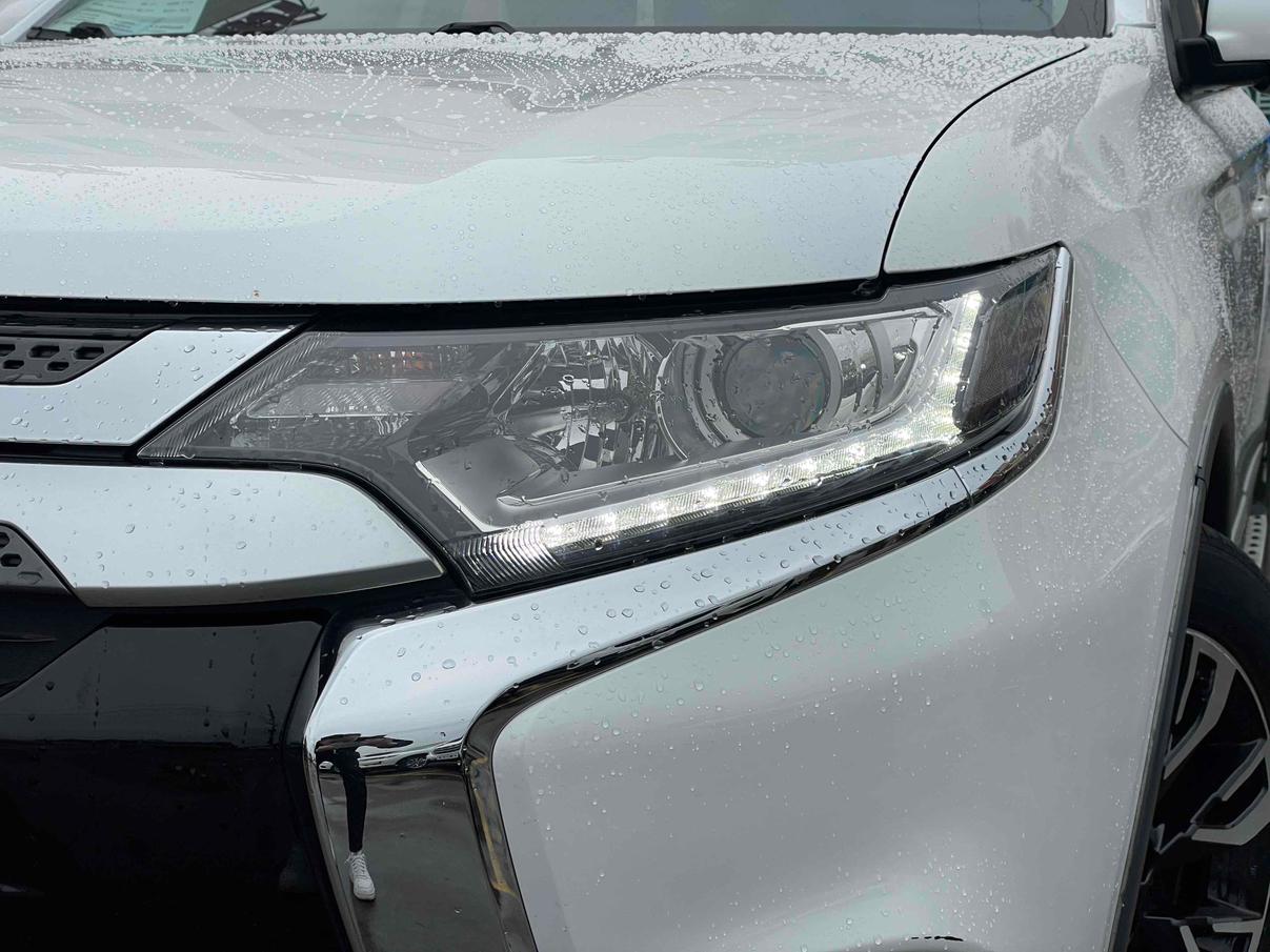 Mitsubishi Outlander 2019 thumb 2