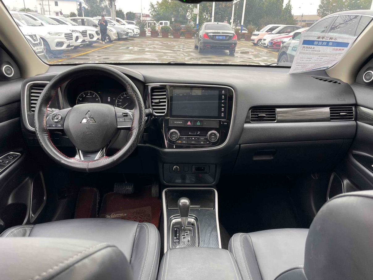 Mitsubishi Outlander 2019 thumb 5
