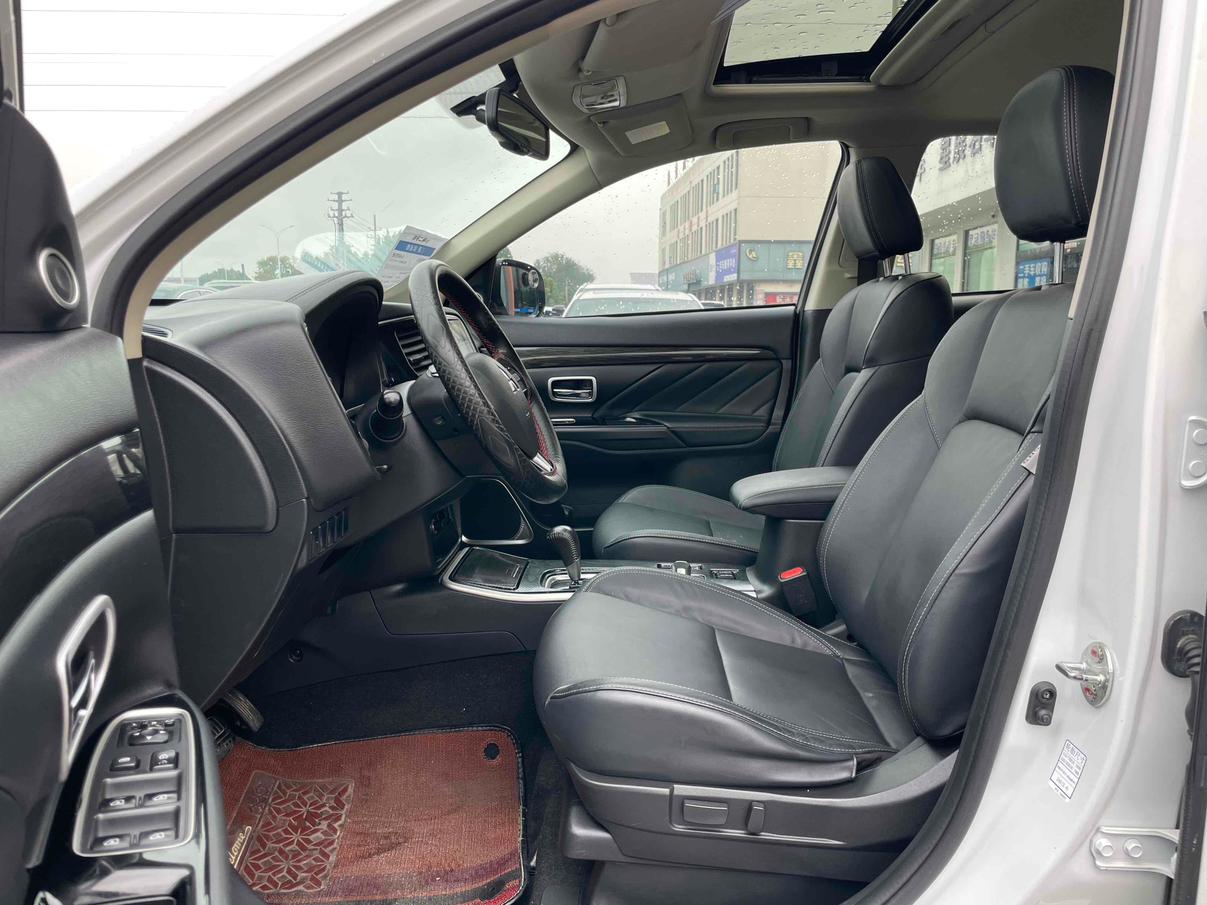 Mitsubishi Outlander 2019 thumb 7