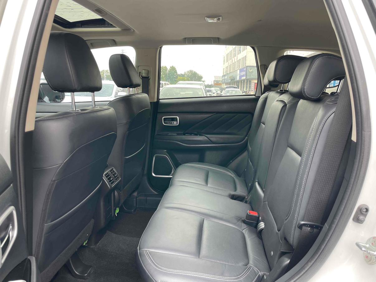 Mitsubishi Outlander 2019 thumb 8
