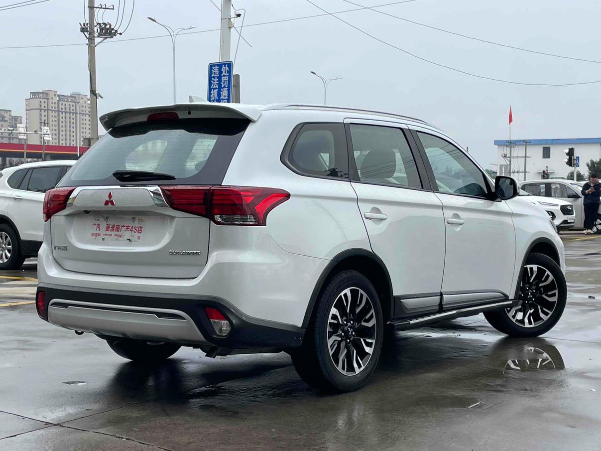 Mitsubishi Outlander 2019 thumb 10