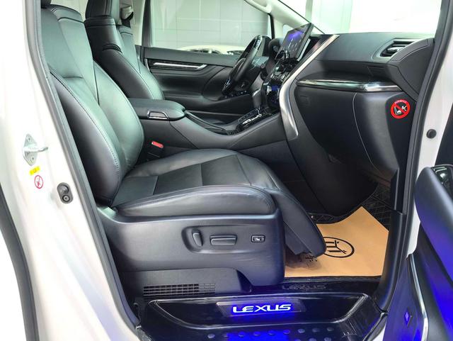 Toyota Vellfire 2019 thumb 3