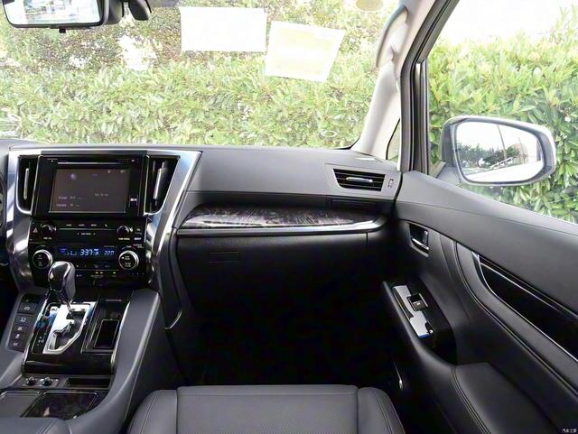 Toyota Vellfire 2019 thumb 12