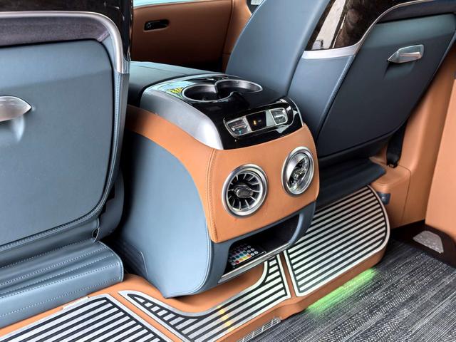 Mercedes-Benz V-Класс 2022 thumb 10