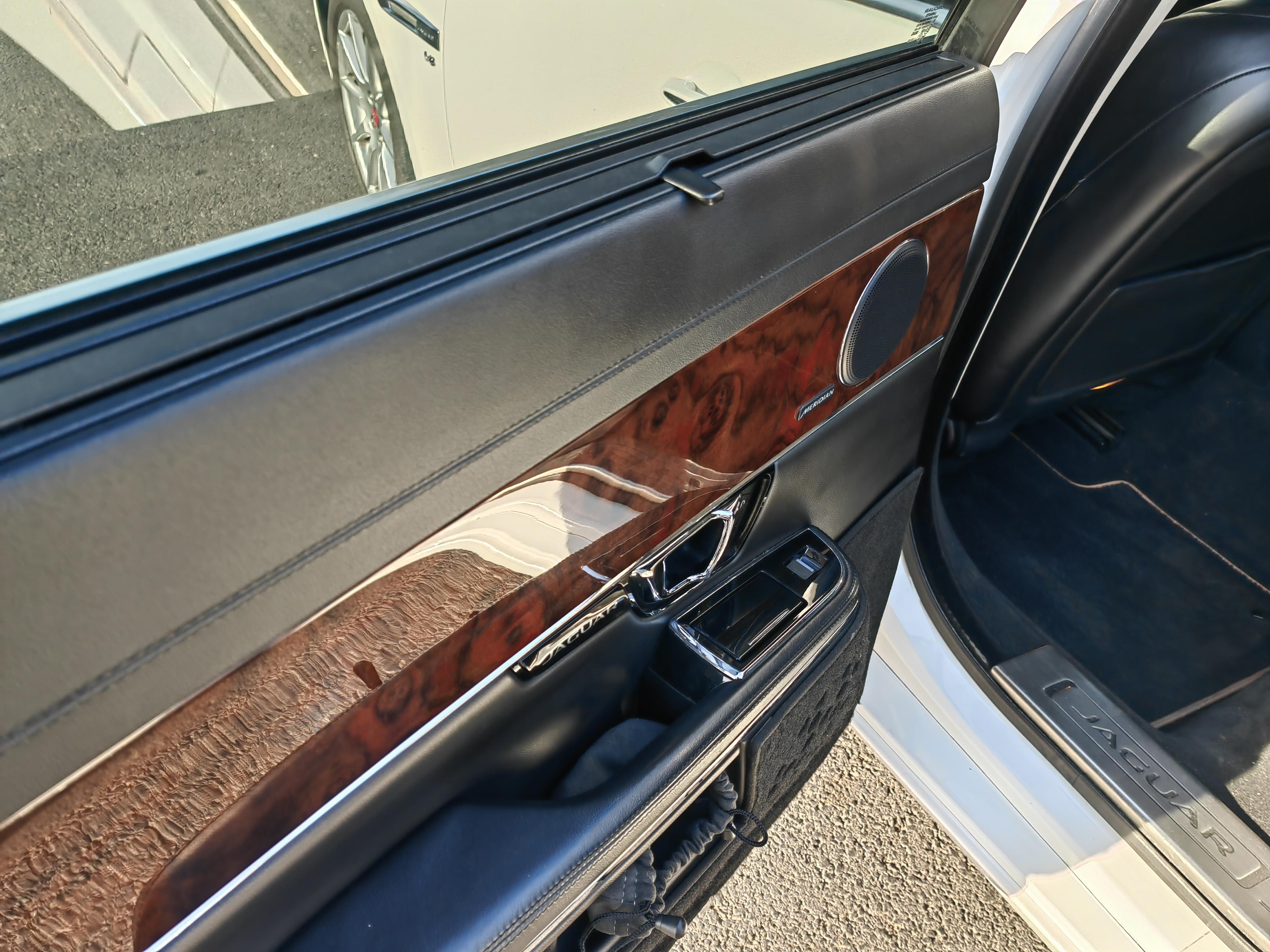 Jaguar XJ 2014 thumb 5