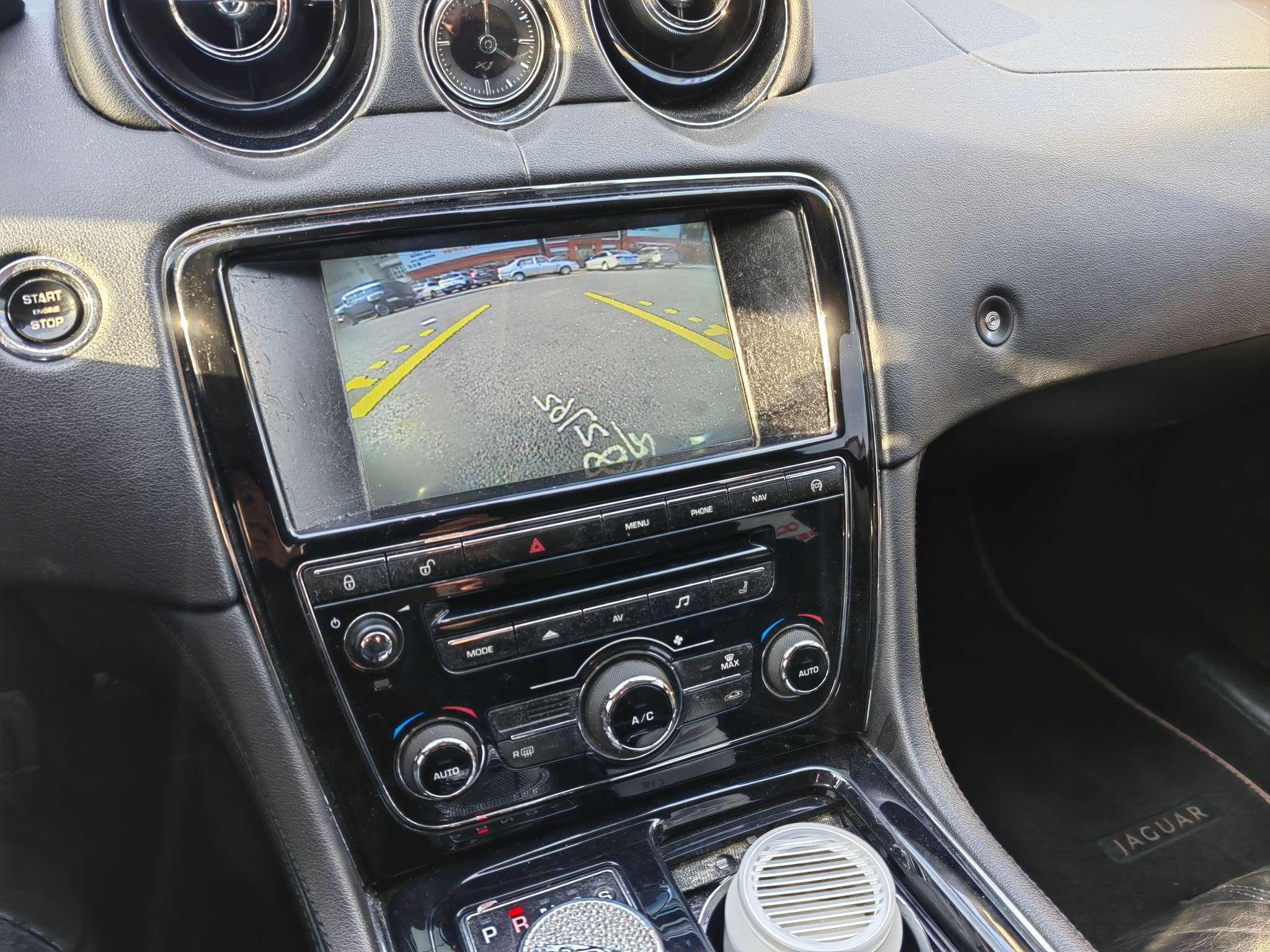 Jaguar XJ 2014 thumb 7