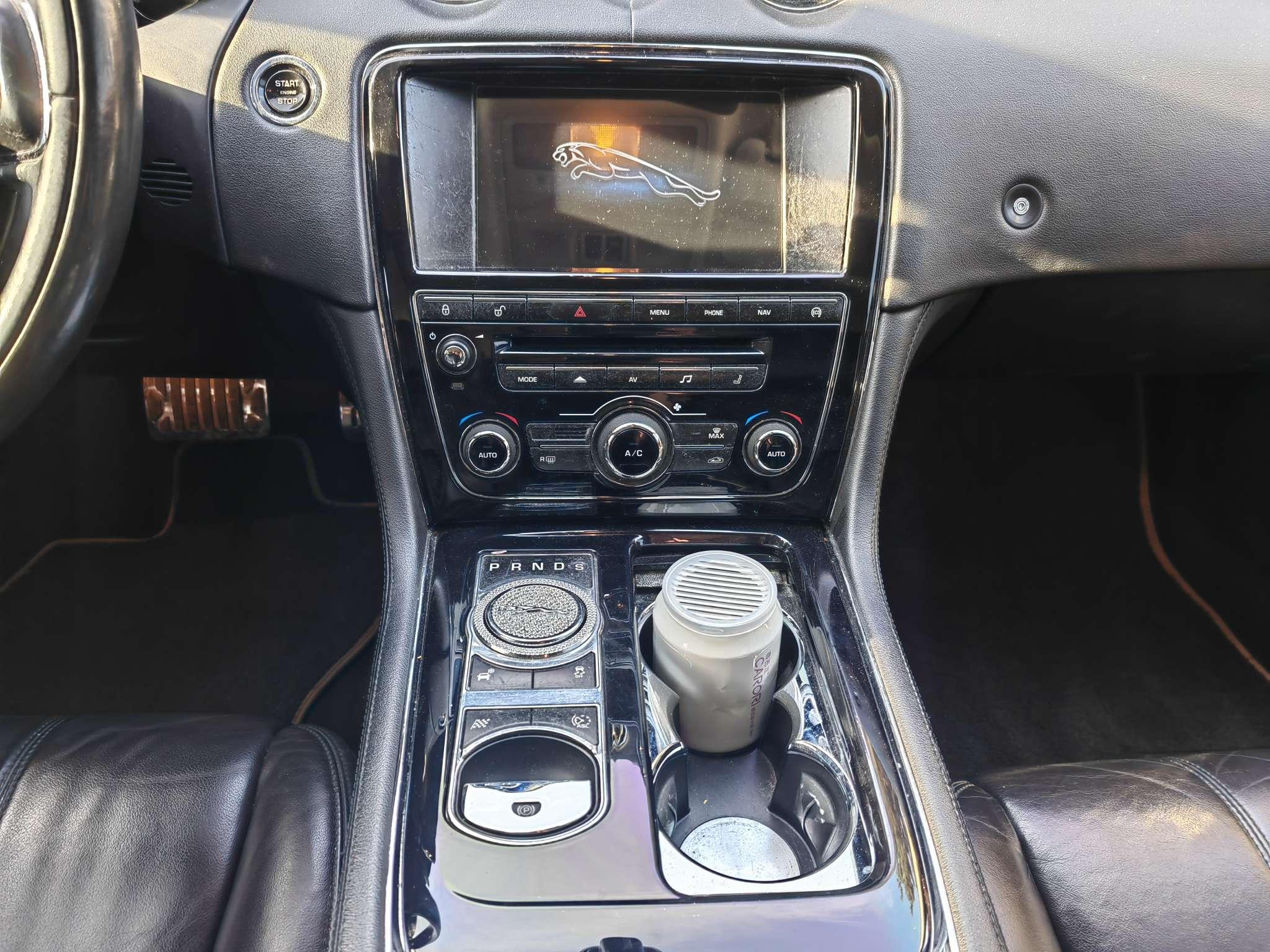Jaguar XJ 2014 thumb 11