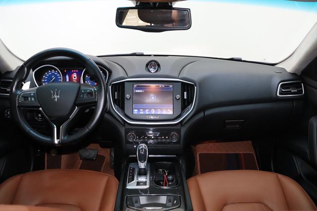 Maserati Ghibli 2016 thumb 12