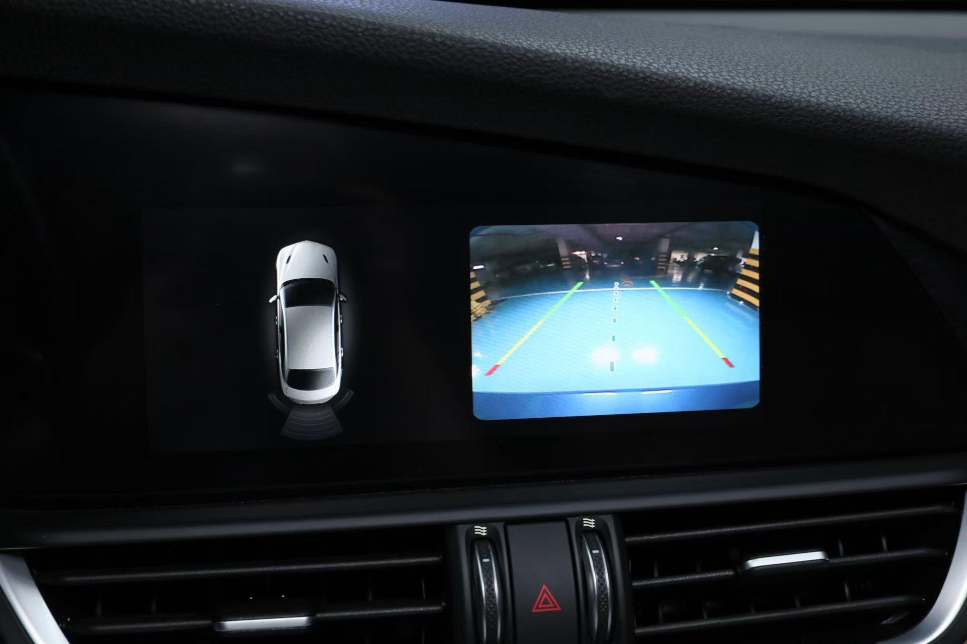 Alfa Romeo Giulia 2019 thumb 3