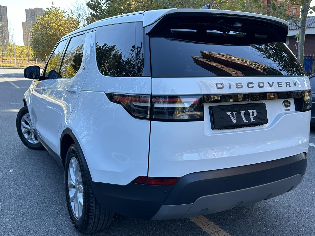 Land Rover Discovery 2017 thumb 2
