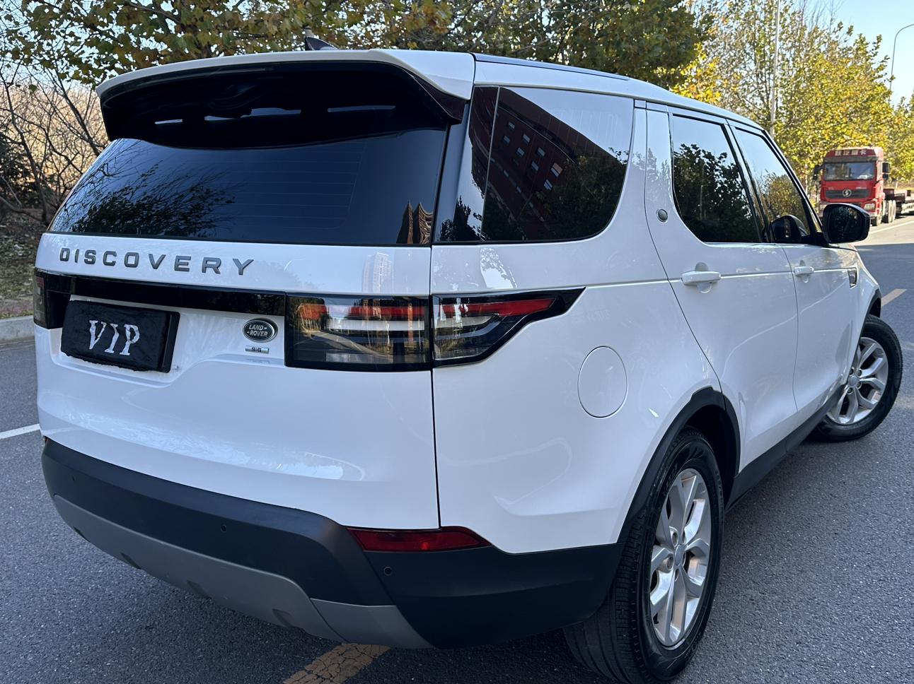Land Rover Discovery 2017 thumb 4