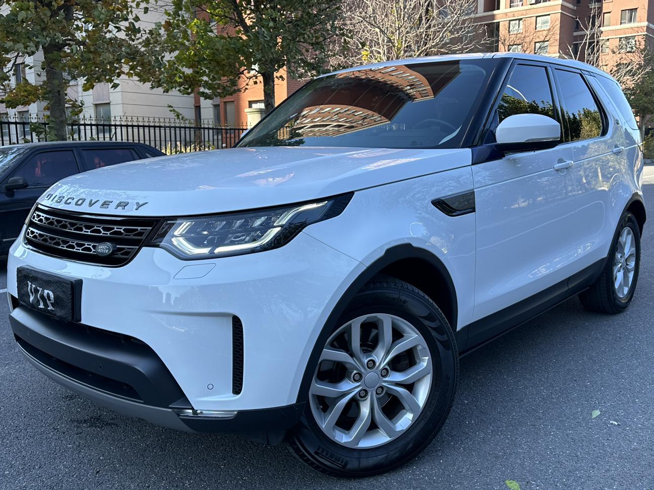 Land Rover Discovery 2017 thumb 8