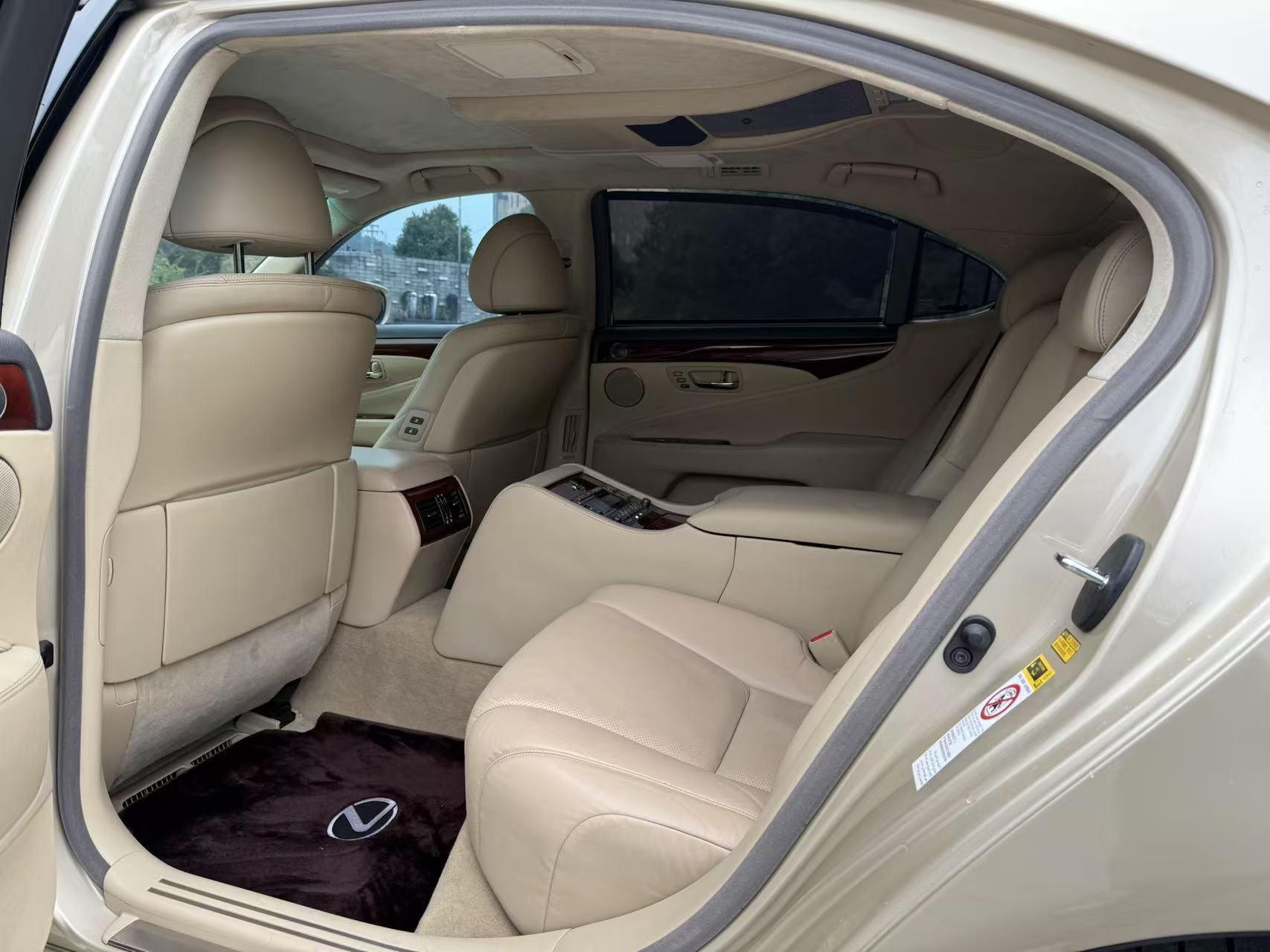 Lexus LS 2007 thumb 11