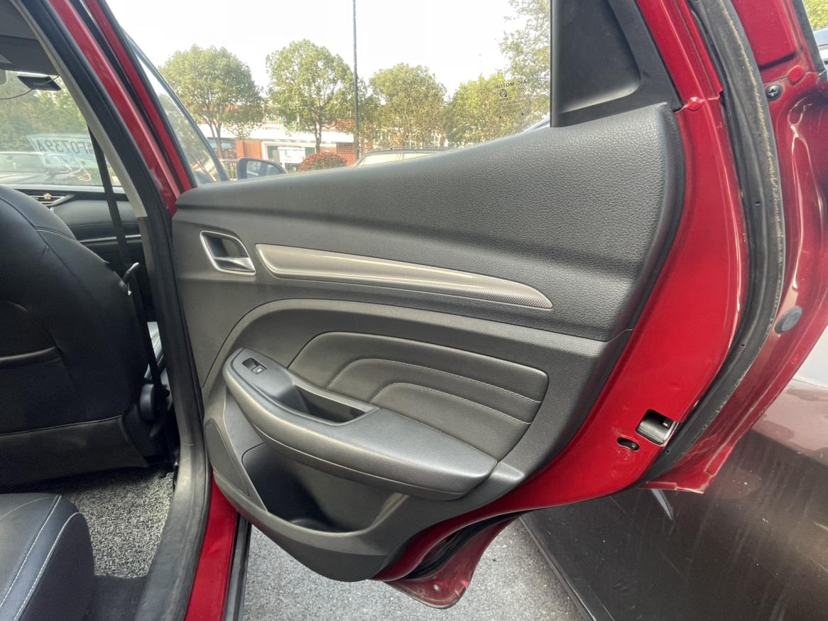 Roewe RX3 2018 thumb 8