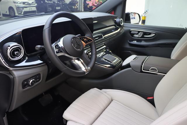 Mercedes-Benz V-Класс 2024 thumb 2