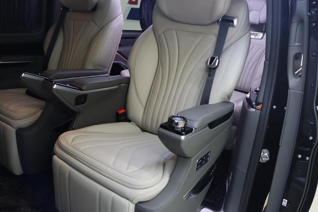 Mercedes-Benz V-Класс 2024 thumb 8