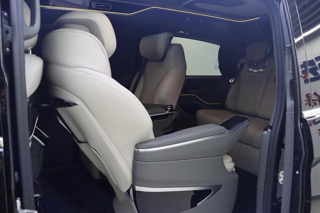 Mercedes-Benz V-Класс 2024 thumb 11