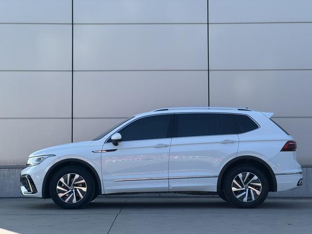 Volkswagen Tiguan 2023 thumb 2