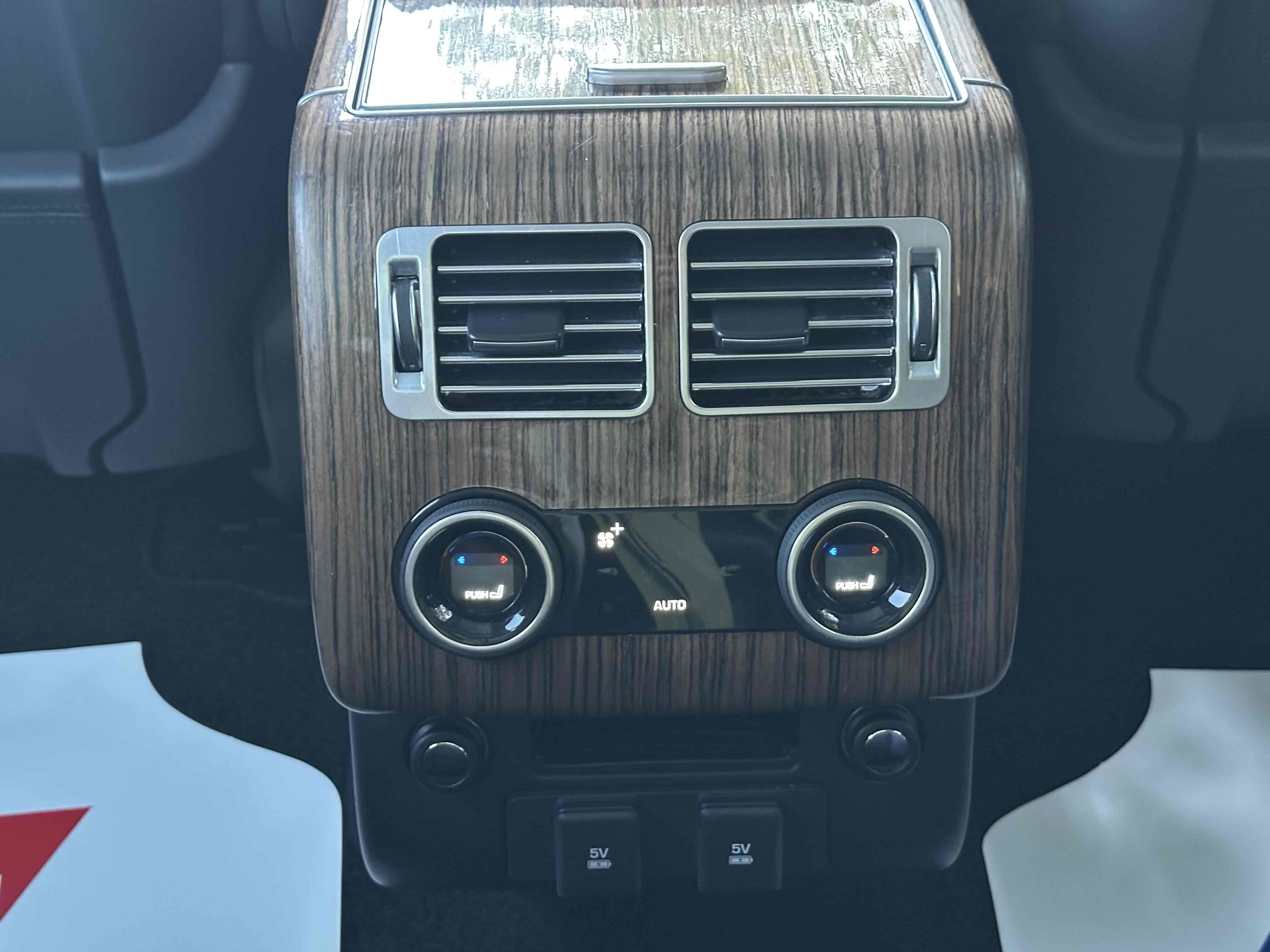 Land Rover Range Rover 2019 thumb 5