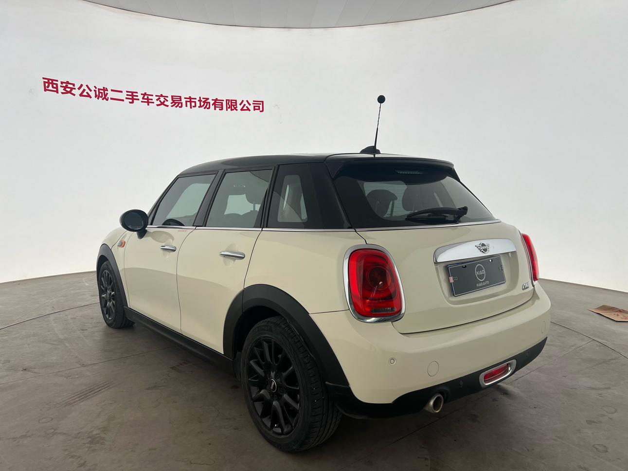 Mini Hatch 2019 thumb 2