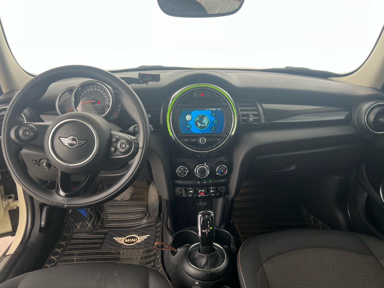 Mini Hatch 2019 thumb 5
