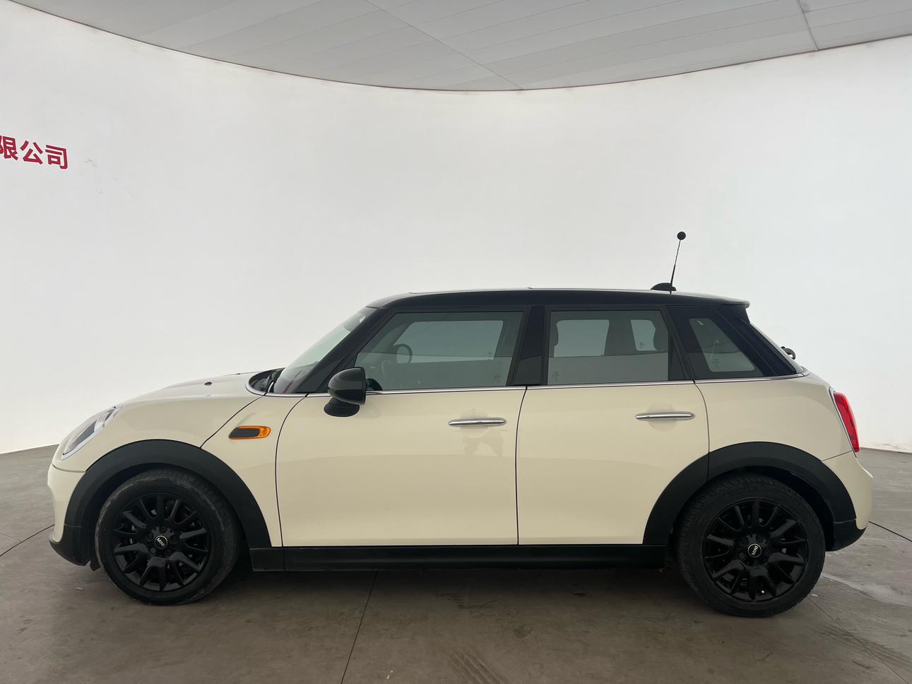 Mini Hatch 2019 thumb 11