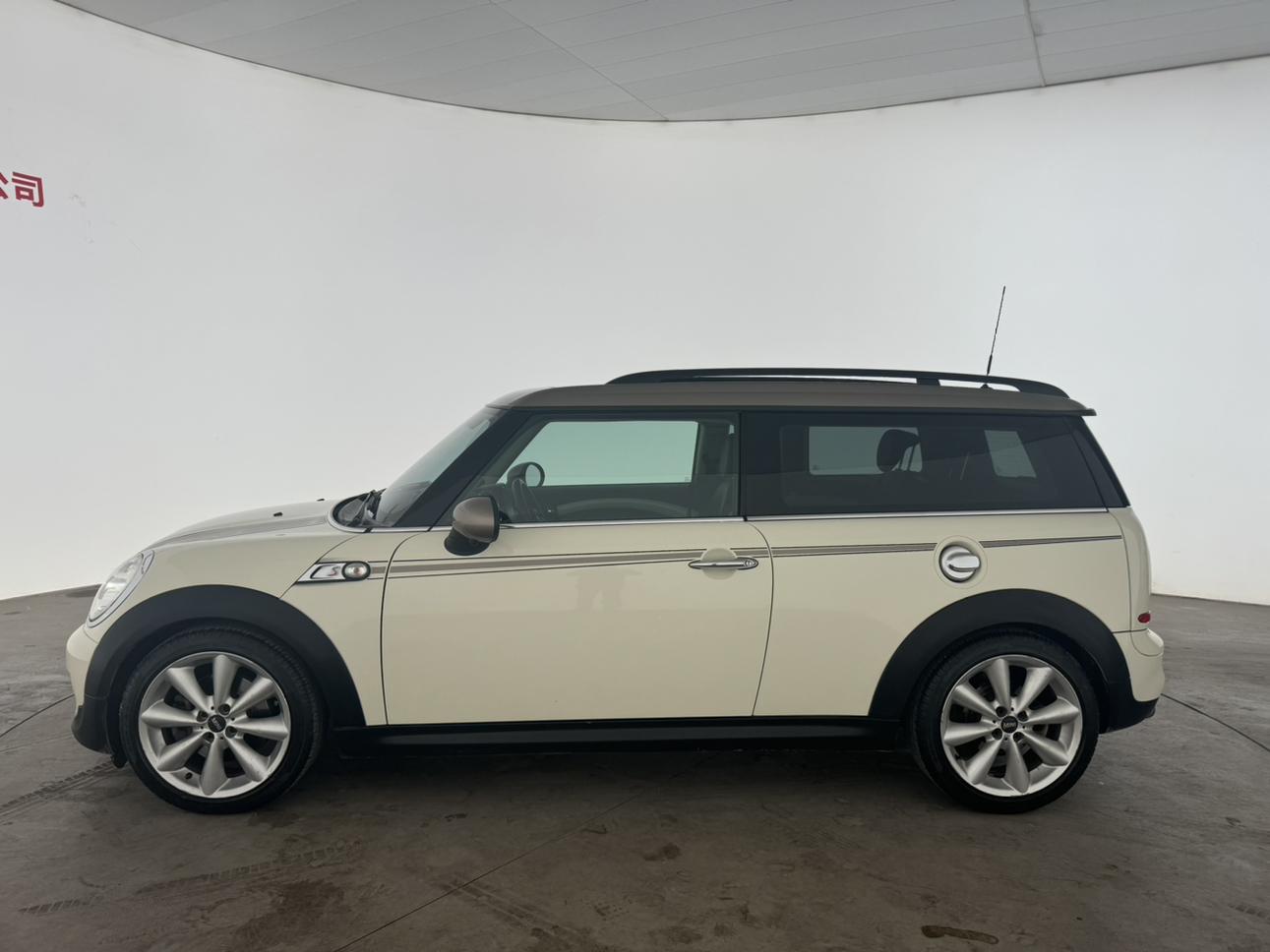 Mini Clubman 2013 thumb 10