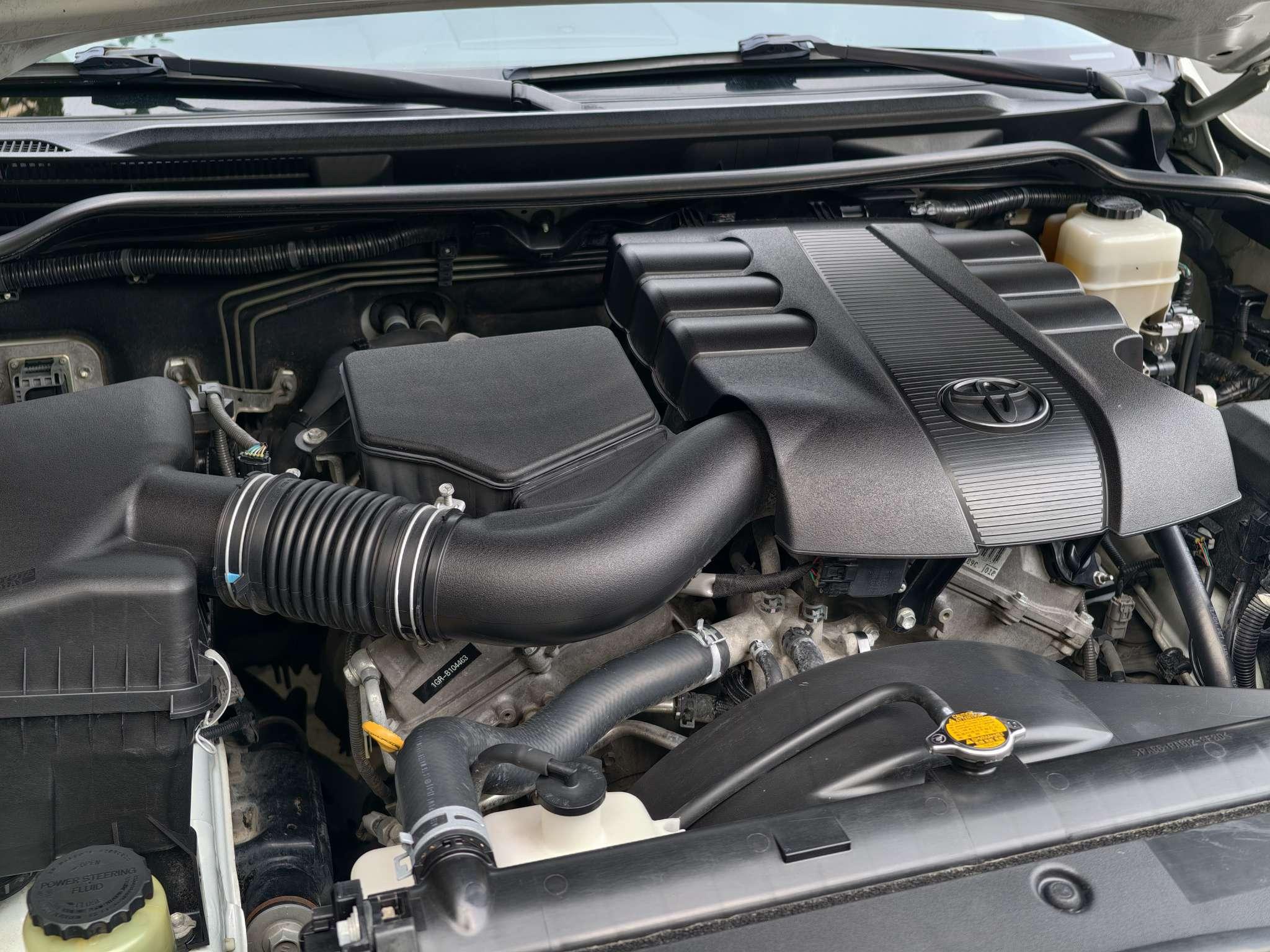 Toyota Land Cruiser 2015 thumb 2