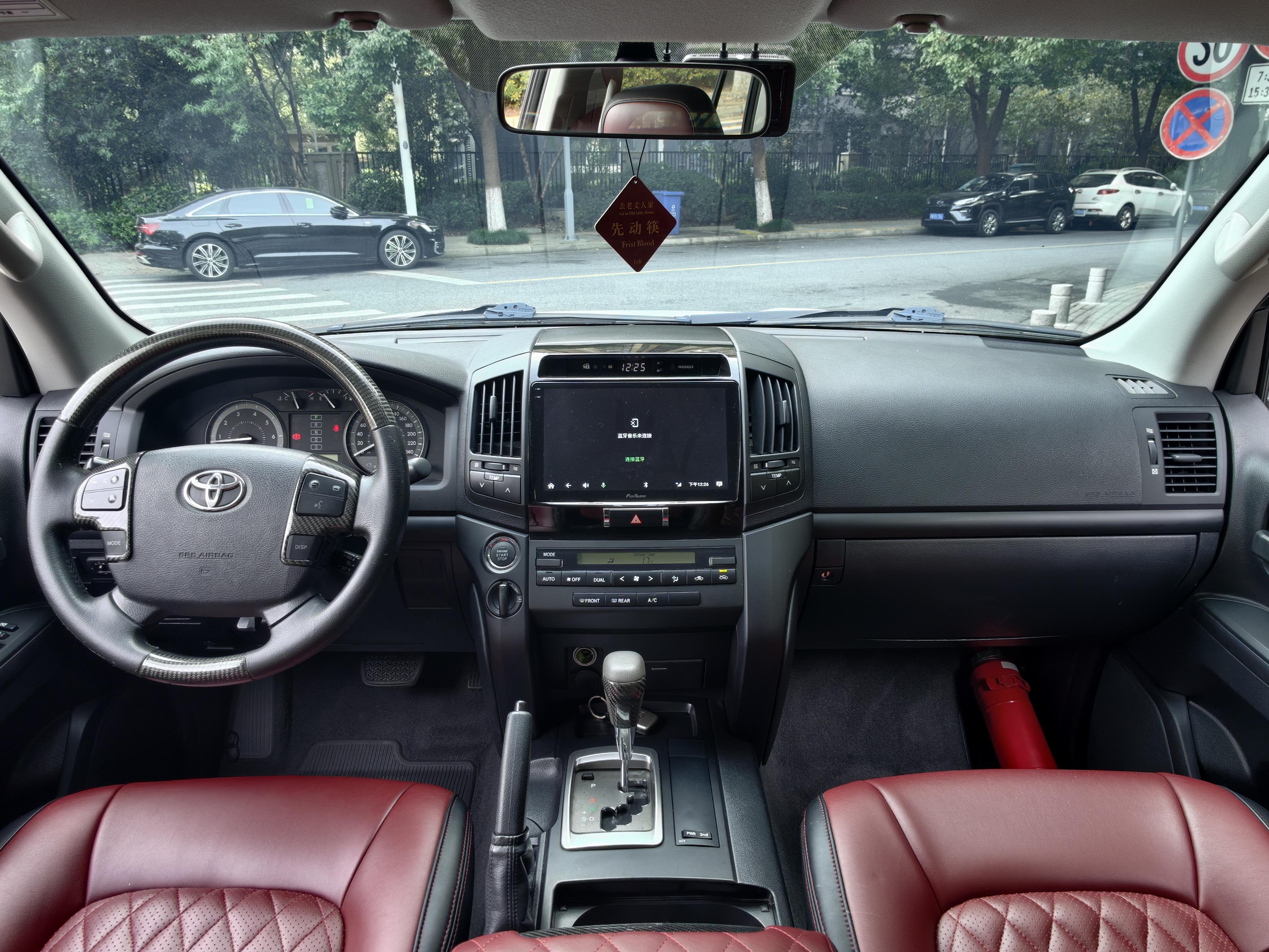 Toyota Land Cruiser 2015 thumb 5
