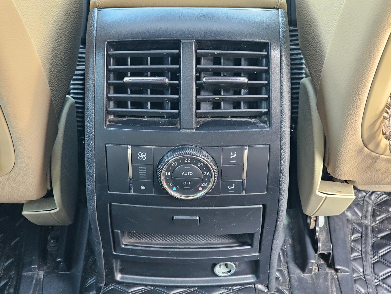 Mercedes-Benz M-Class 2011 thumb 9