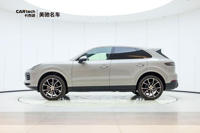 Porsche Cayenne 2022 thumb 2