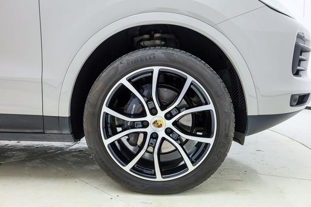 Porsche Cayenne 2022 thumb 10