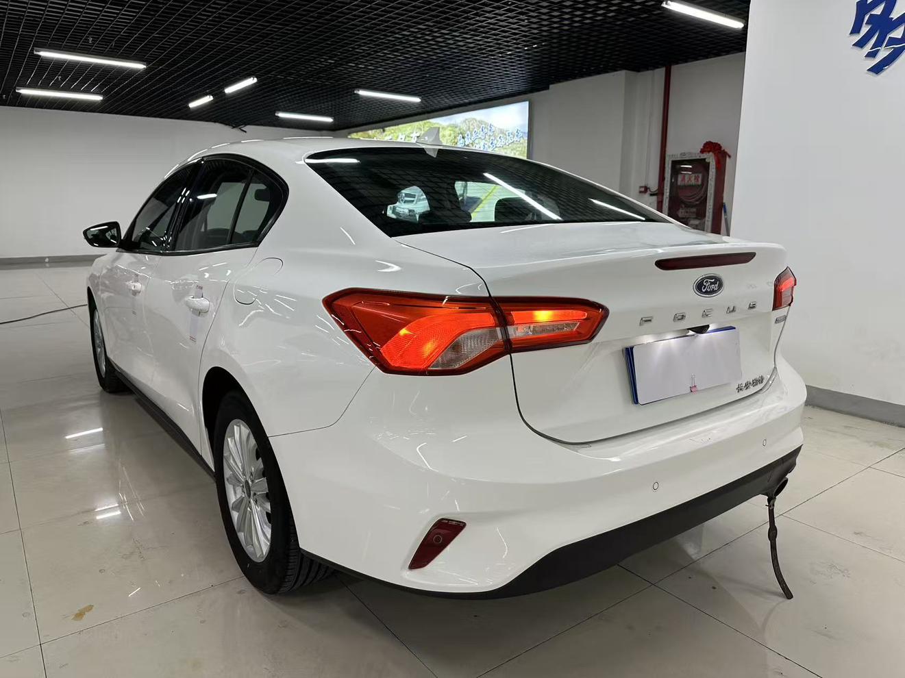 Ford Focus ST 2019 thumb 3
