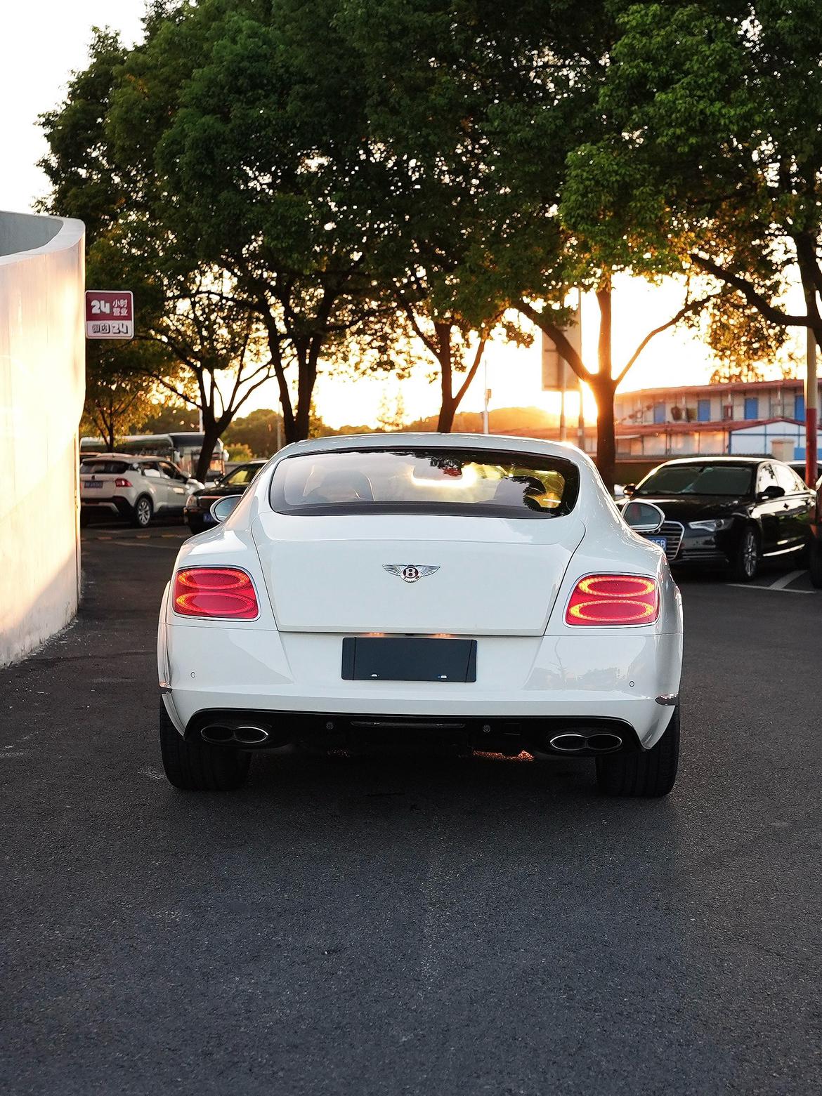 Bentley Continental 2015 thumb 2