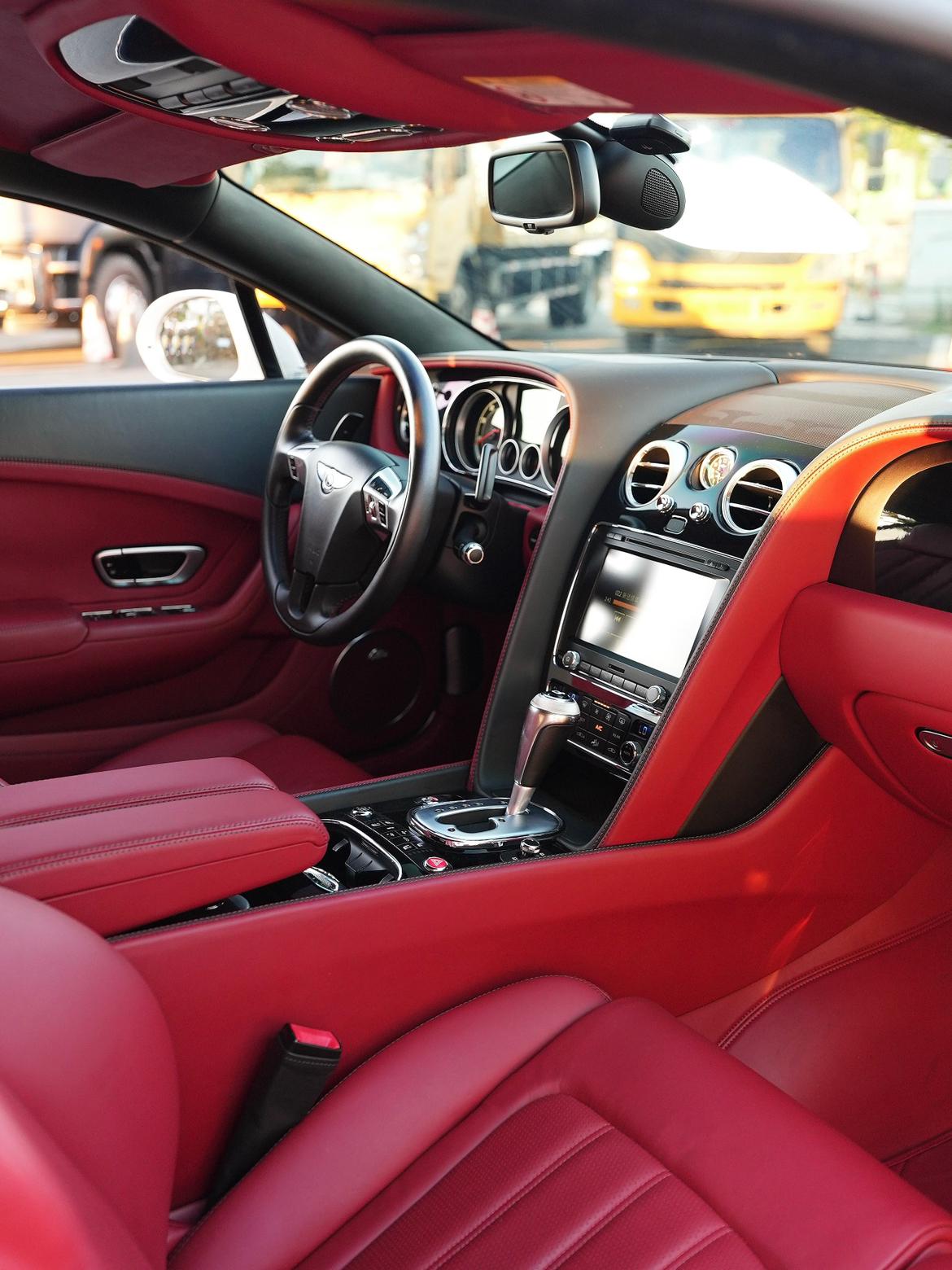 Bentley Continental 2015 thumb 10