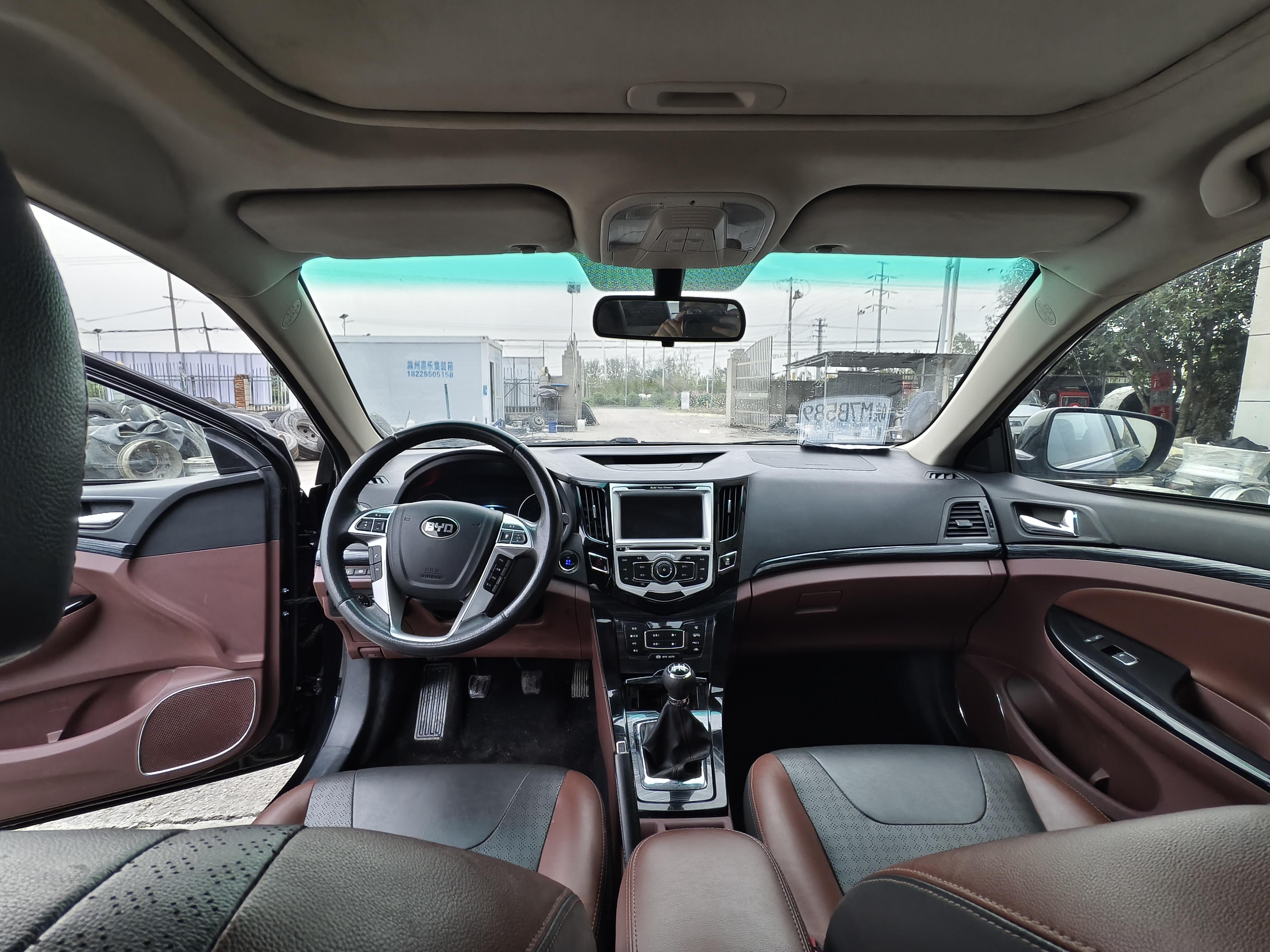 BYD Qin 2017 thumb 8