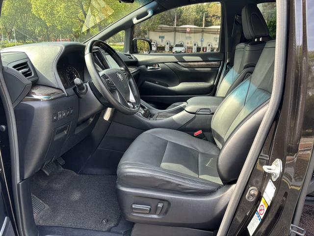 Toyota Vellfire 2019 thumb 4