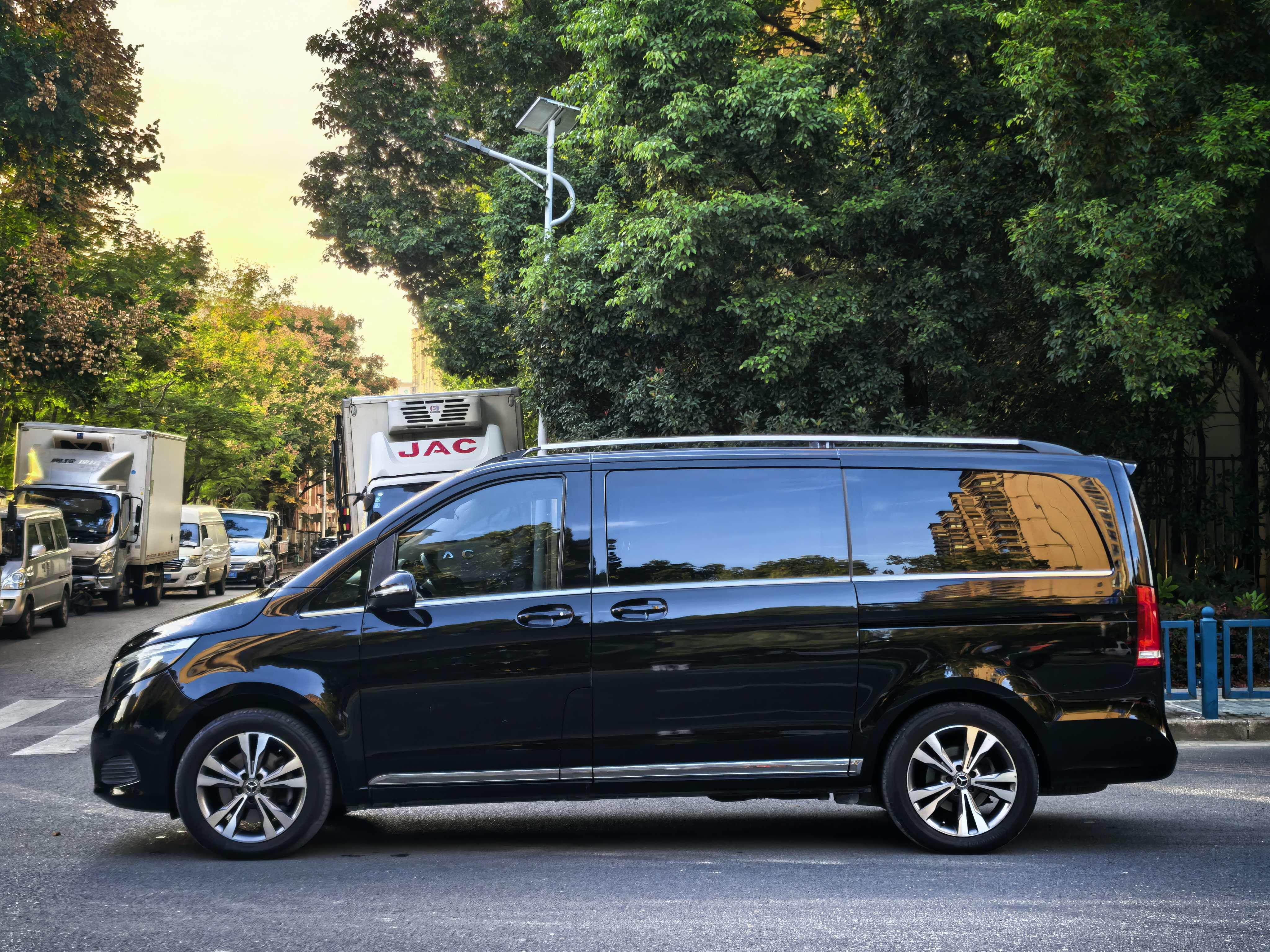 Mercedes-Benz V-Класс 2019 thumb 2