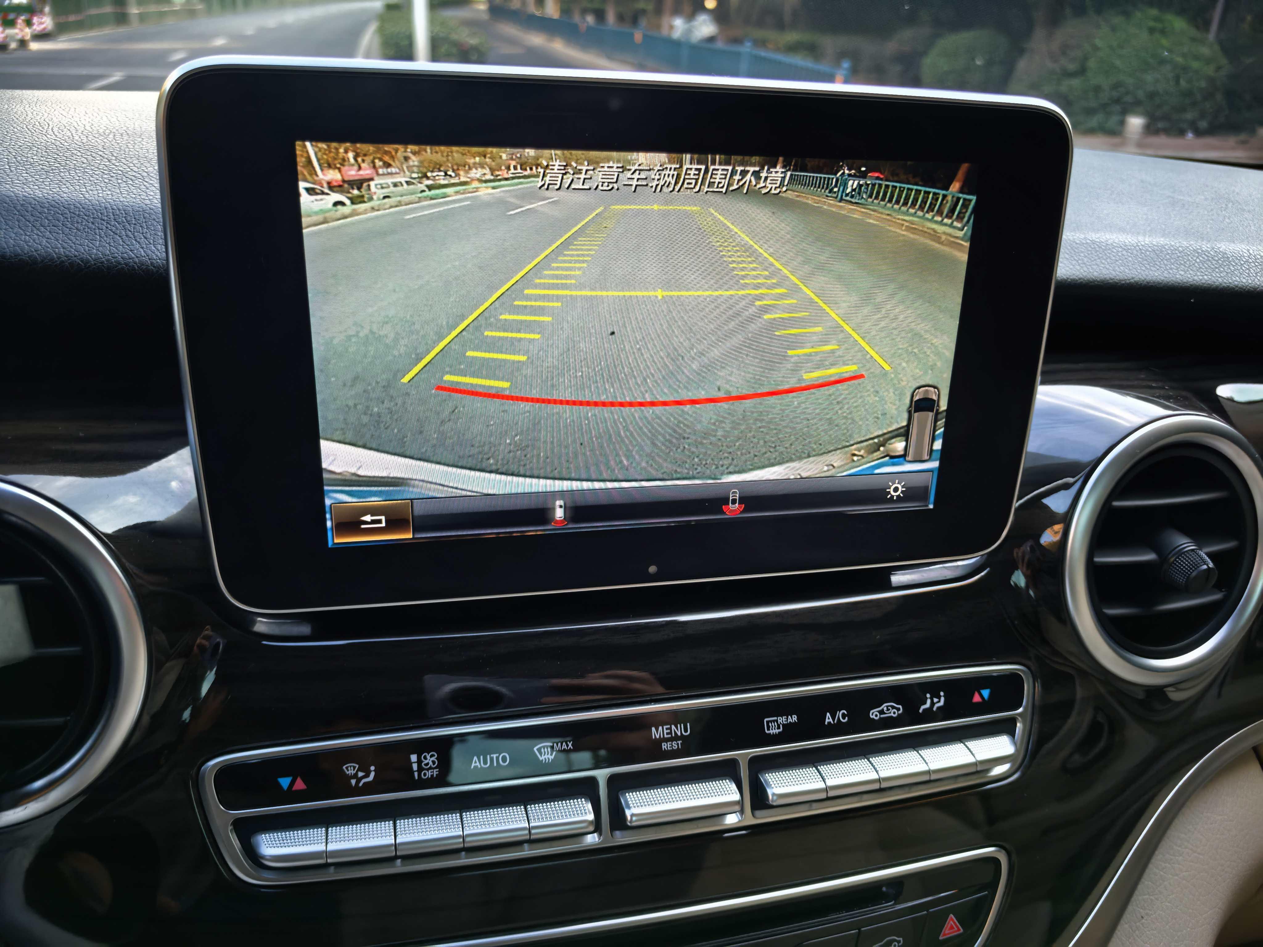 Mercedes-Benz V-Класс 2019 thumb 11