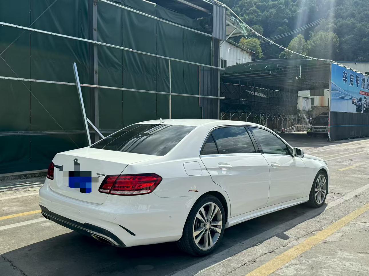 Mercedes-Benz E-Class 2014 thumb 12