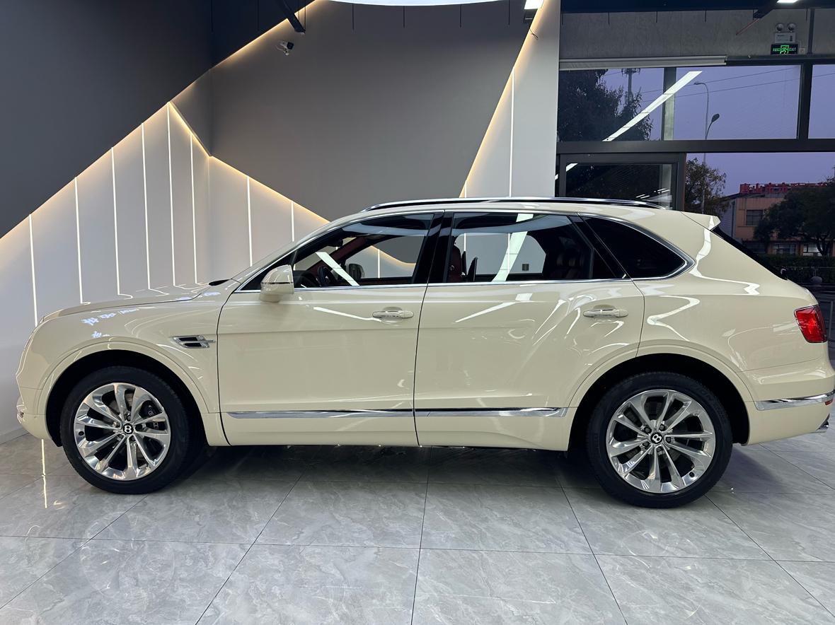 Bentley Bentayga 2017 thumb 2