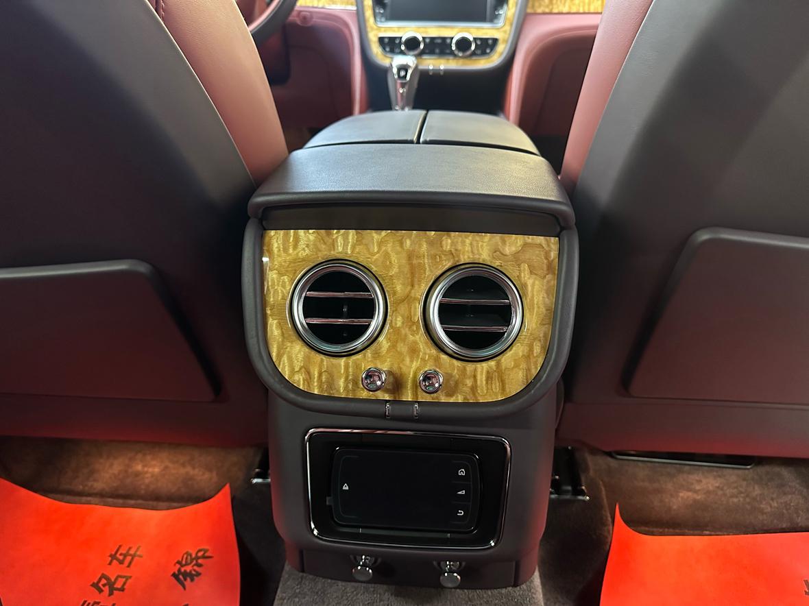 Bentley Bentayga 2017 thumb 11
